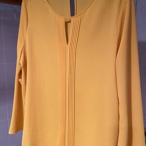 Chaus Gold Crepe Pleated Bell Sleeve Blouse. Great STEELER color!